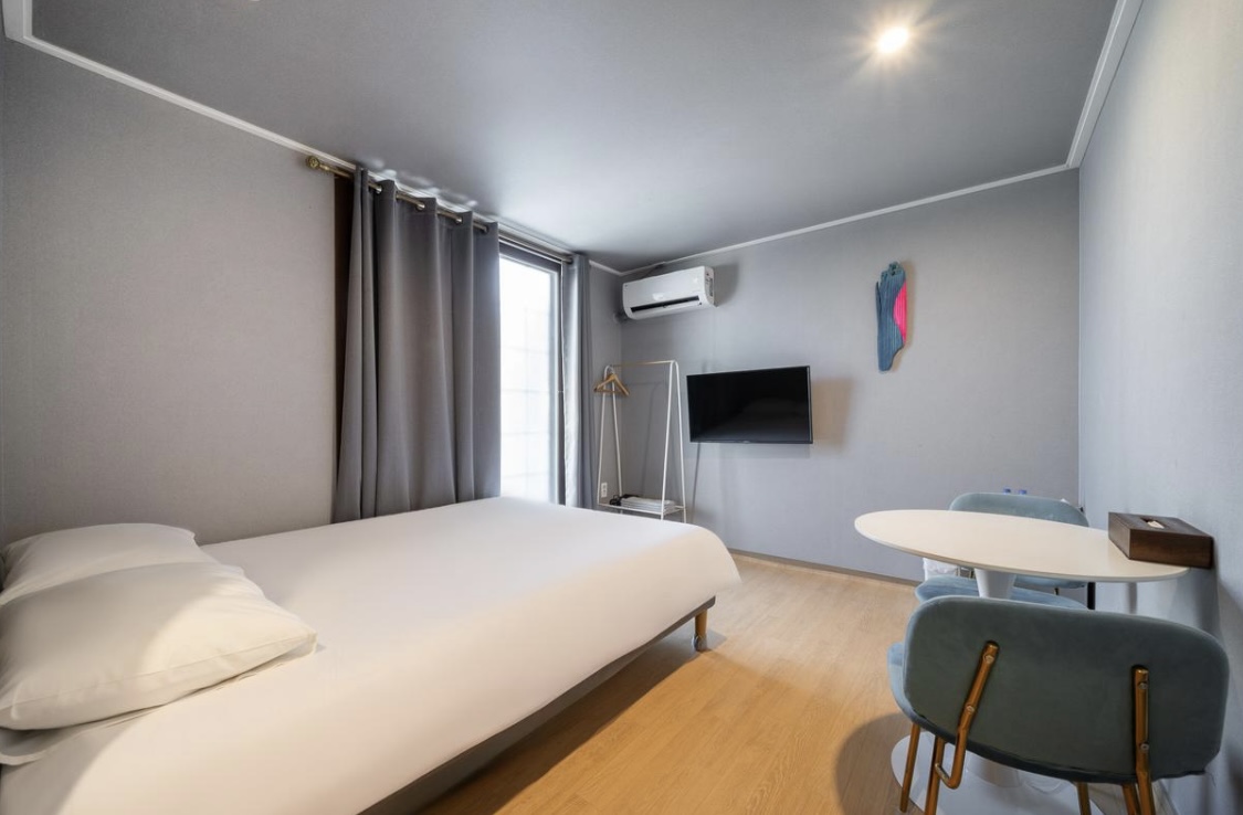 제주 공항 근처 가성비 숙소 테라스가 있는 '호텔 스테이현' 1박 후기