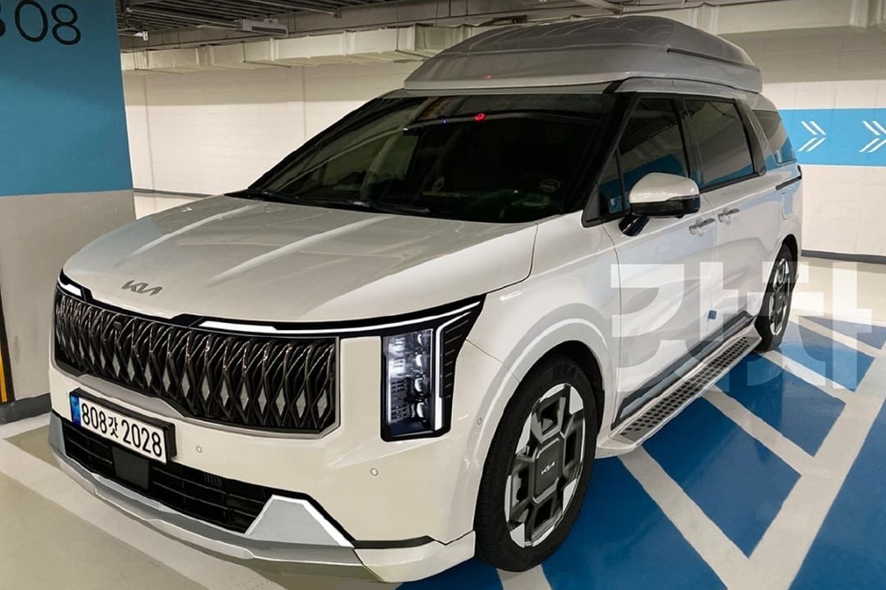 기아가 올 하반기 선보일 미니밴 '카니발 페이스리프트'의 예상도가 새롭게 등장했다.