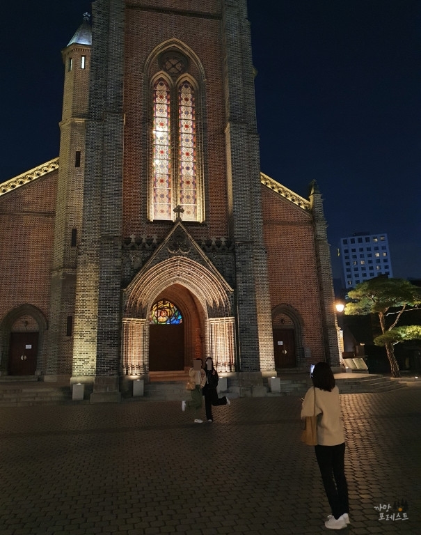 명동성당 인증샷