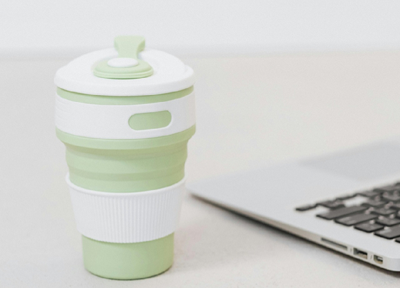 경남의 한 고등학교에서 여교사의 텀블러에 체액을 넣은 사건이 알려진 가운데, 피해 교사가 언론에 당시 상황을 전했다. 본 기사와 무관한 이미지. [사진=픽셀스]