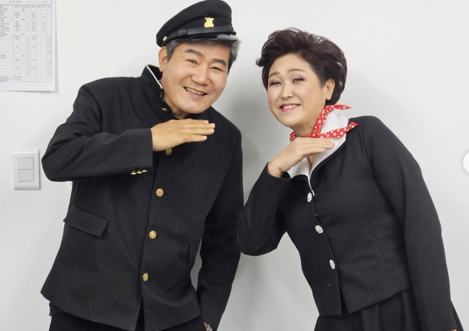 가수 김용임과 함께한 진성