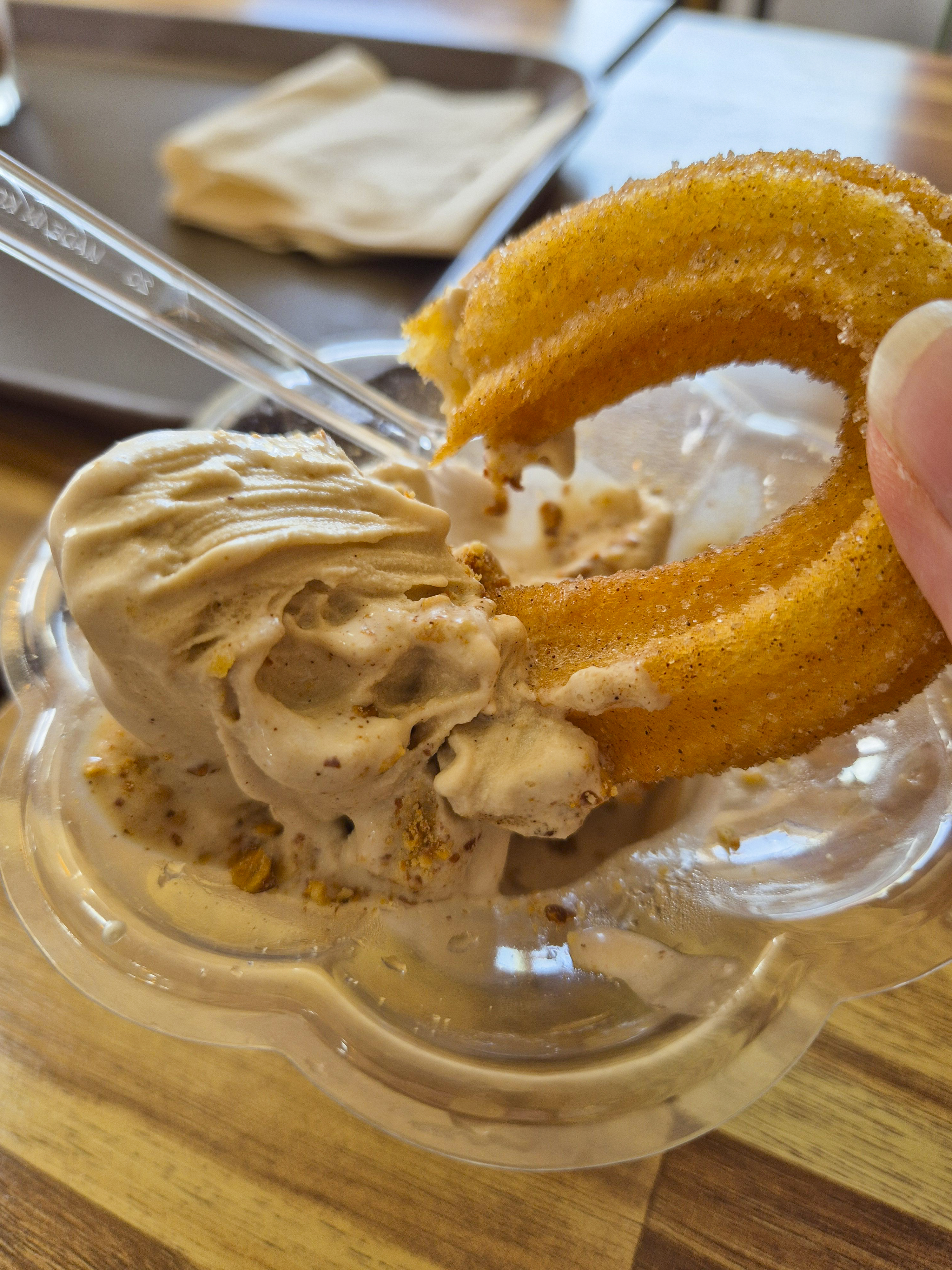 우도몬딱의 땅콩아이스크림 + 츄러스