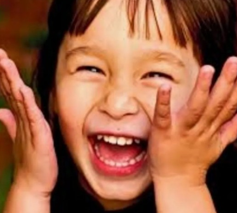 아이의 천진난만한 웃음