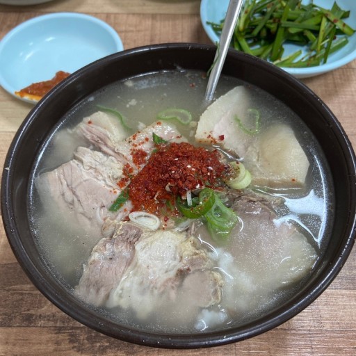 부산여행-필수코스-돼지국밥