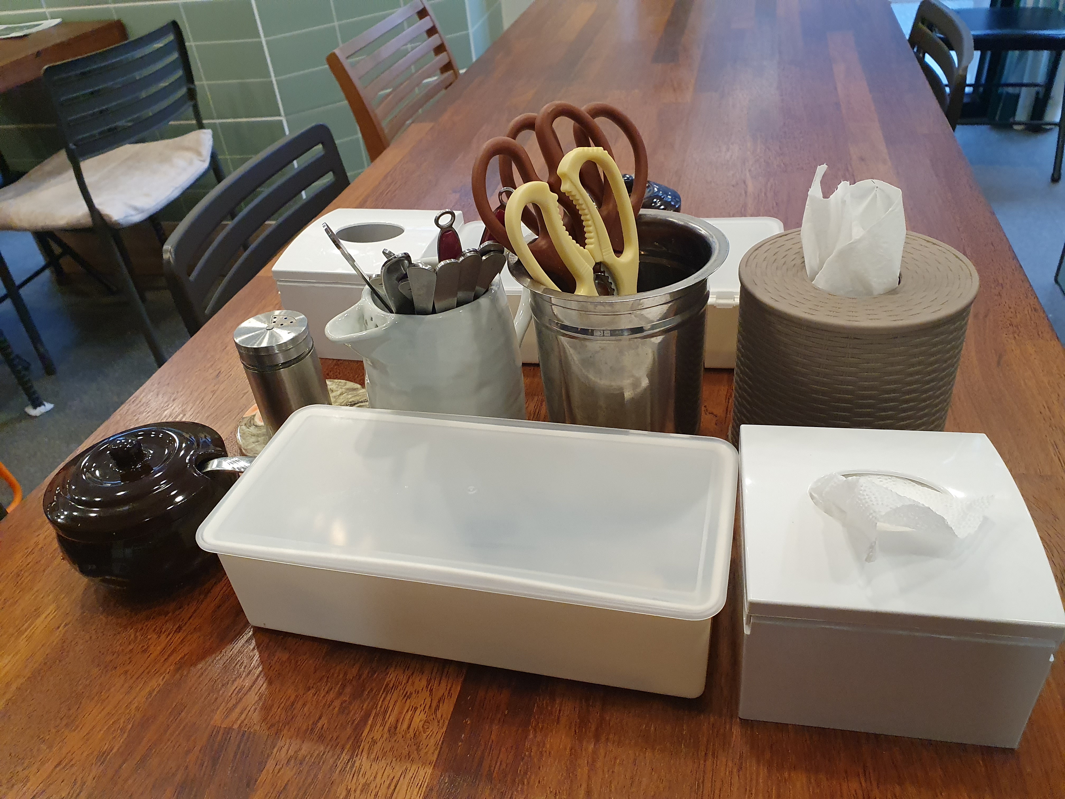 봄길국수 테이블 사진