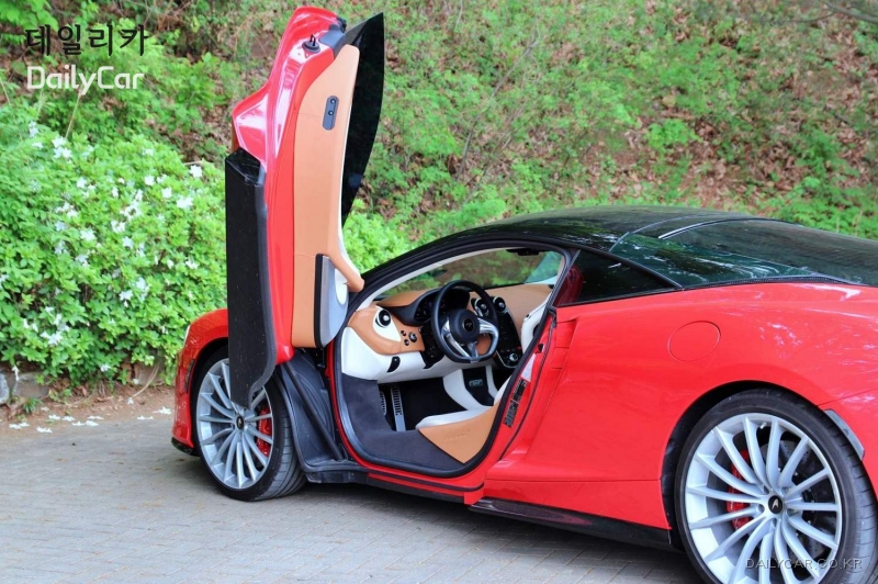 슈퍼카 ‘맥라렌 GT’