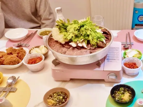 제26회 토요일은 밥이좋아 토밥즈 어복쟁반과 온면 그리고 꽃을 띄운 평양냉면 평냉 맛있는 냉면집 춘천 스카이워크 소양강 맛집 추천