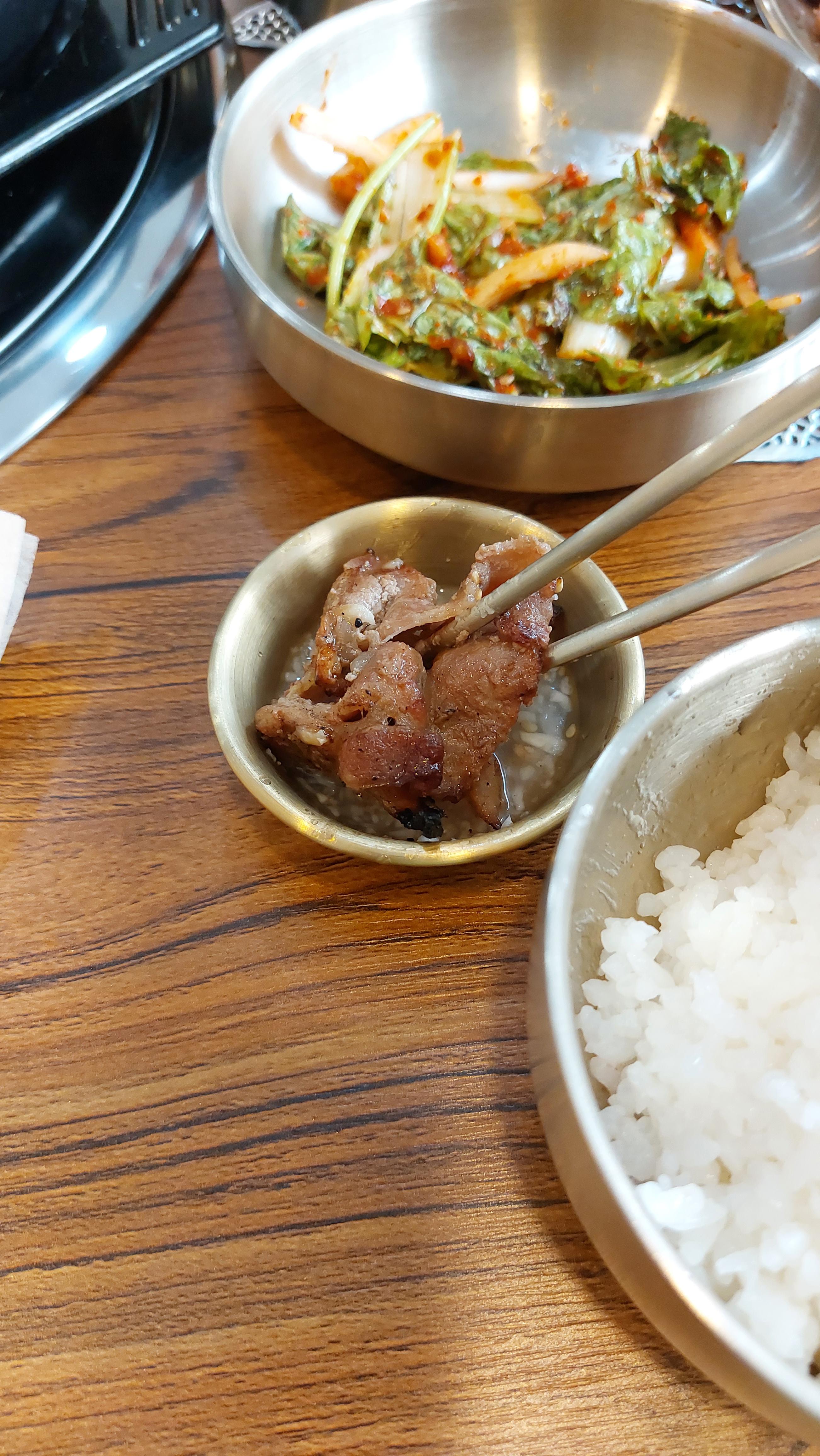 마늘소스에 불맛 나는 불고기를 찍어 먹으면 환상