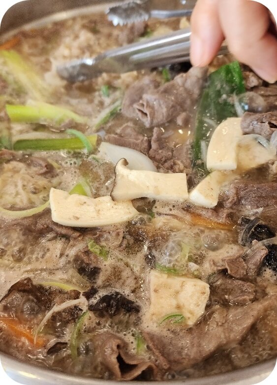 끓고 있는 고기