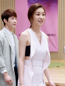 왕지원 데뷔 작품 활동