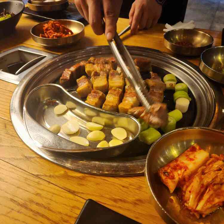 돝고기506 역삼