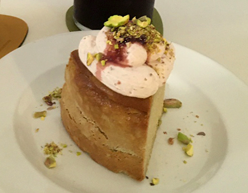 피스타치오-라즈베리-케이크-뒷면