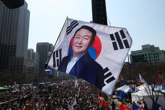 대검 "즉시항고 포기"… 특수본 강경 반발, 검찰 내 갈등