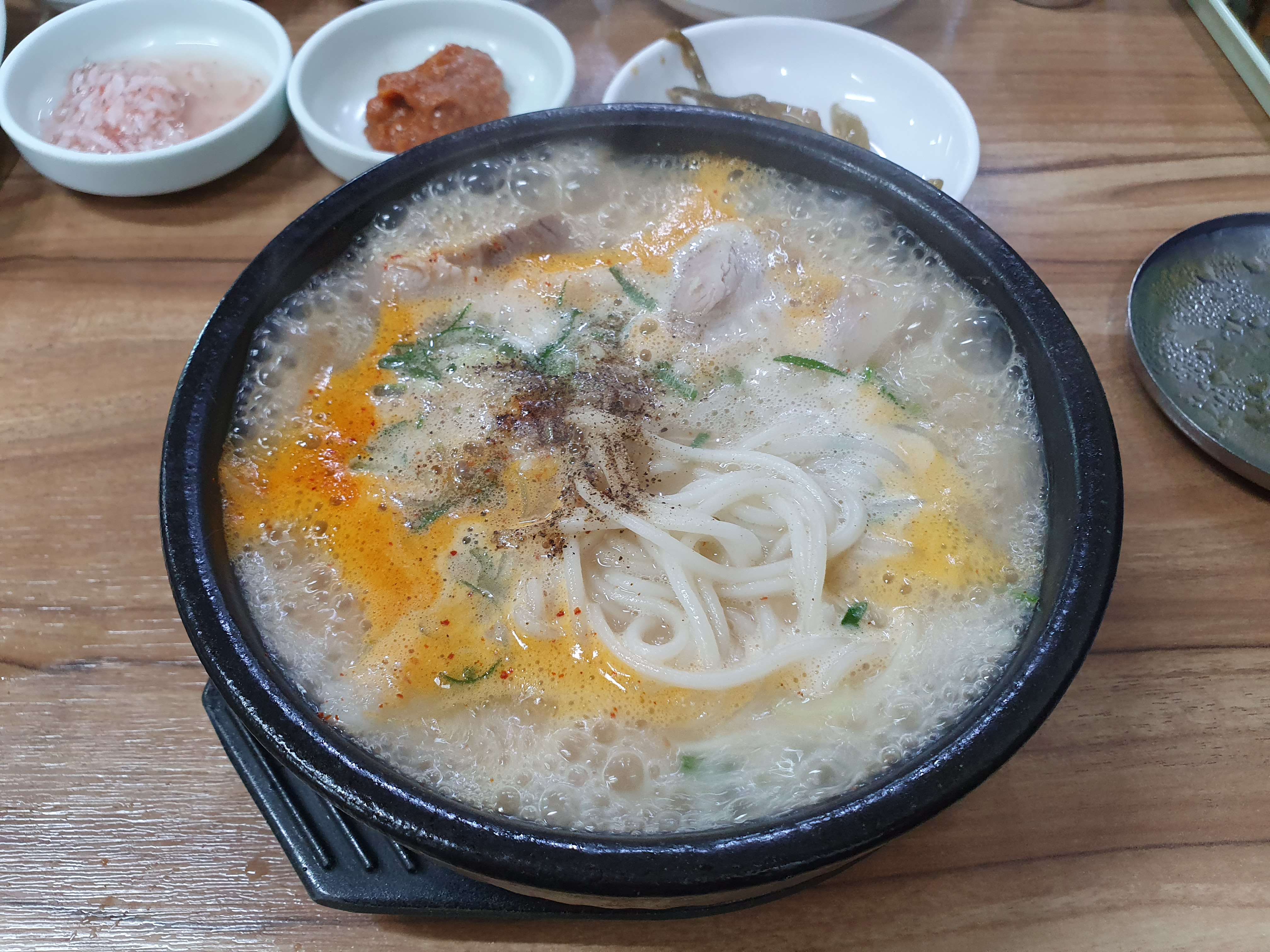 부산 동래구 수안동 의령국밥