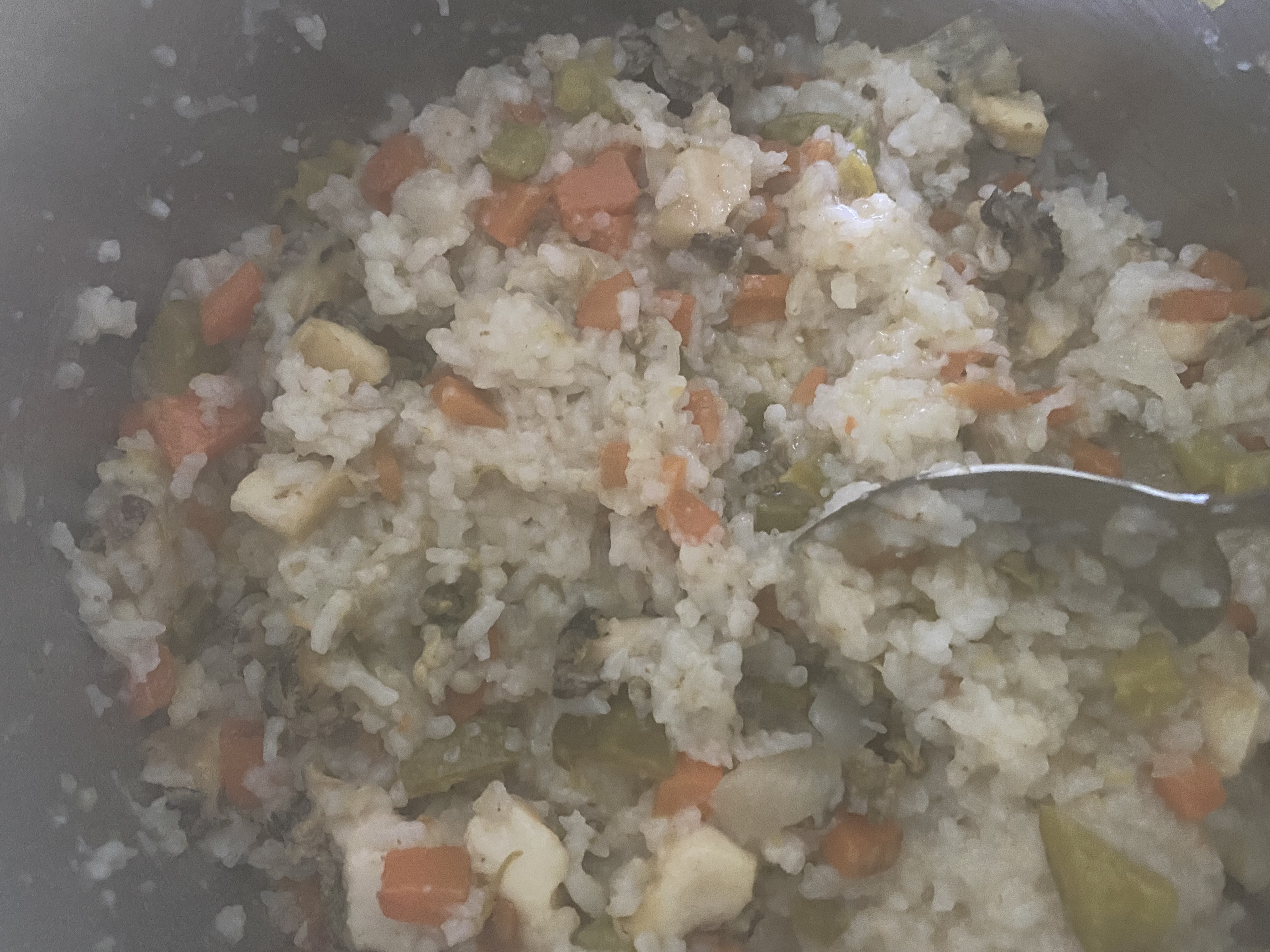 김을 빼고 열어서 밥을 휘저은 모습