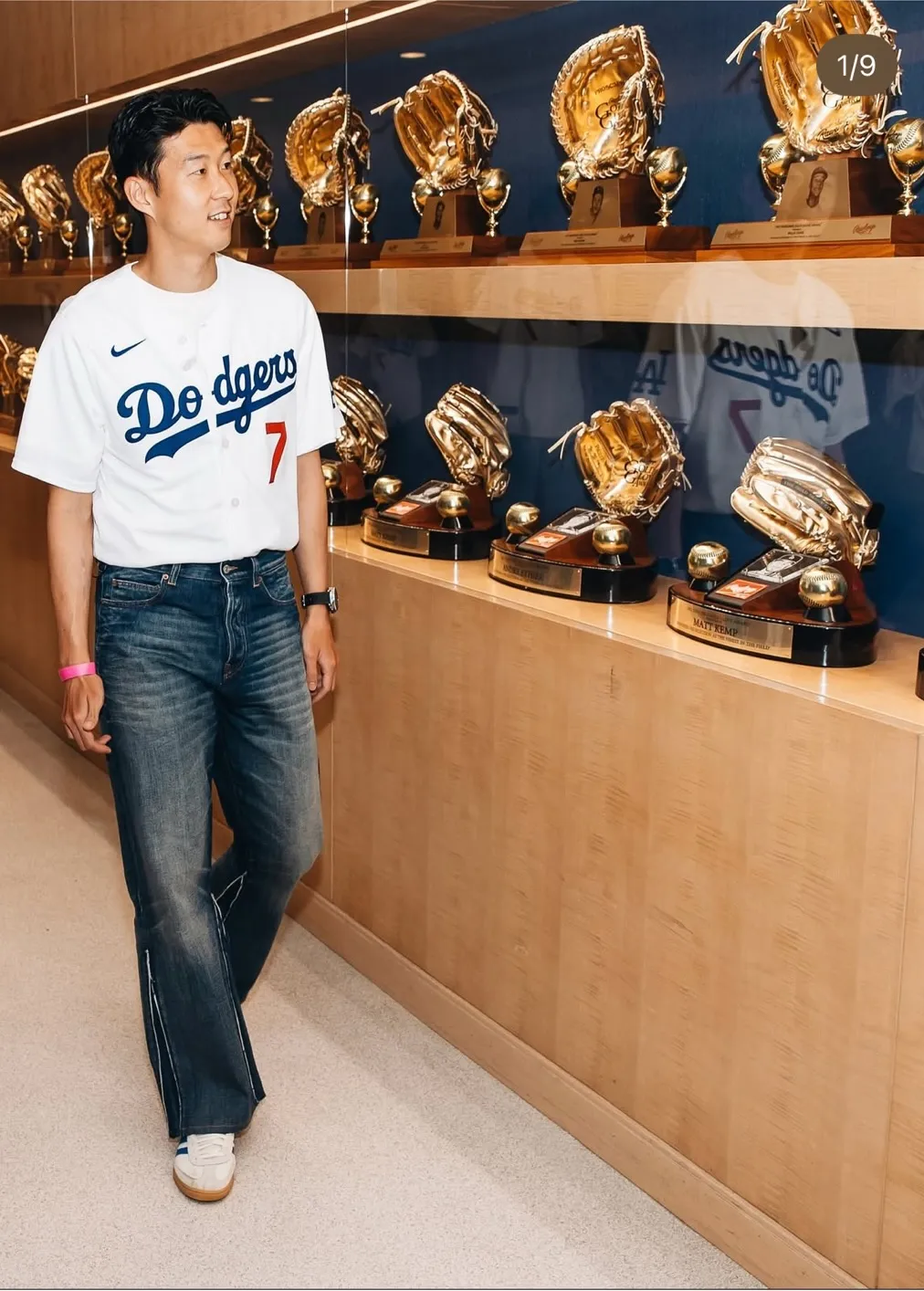 손흥민 시구&amp;#44; 뷔 시구&amp;#44; MLB 시구&amp;#44; 메이저리그 시구&amp;#44; 손흥민 MLB&amp;#44; 뷔 MLB&amp;#44; 다저스타디움 시구&amp;#44; 양키스타디움 시구&amp;#44; MLB 시구 비교&amp;#44; 시구 레전드&amp;#44; MLB 역대 시구&amp;#44; 조지 부시 시구&amp;#44; 버락 오바마 시구&amp;#44; 50센트 시구&amp;#44; 시모네 바일스 시구&amp;#44; 유현진 배지현 시구&amp;#44; K스타 시구&amp;#44; 한류 스타 시구&amp;#44; MLB 팬 서비스&amp;#44; 뷔 손흥민 브로맨스&amp;#44; 뷔 팬 서비스&amp;#44; 손흥민 글로벌 인기&amp;#44; K팝 메이저리그 진출&amp;#44; 메이저리그 한류&amp;#44; MLB 문화 마케팅&amp;#44; 스포츠 퍼포먼스&amp;#44; 한국 연예인 시구&amp;#44; 손흥민 뷔 직캠&amp;#44; 시구 레전드 영상