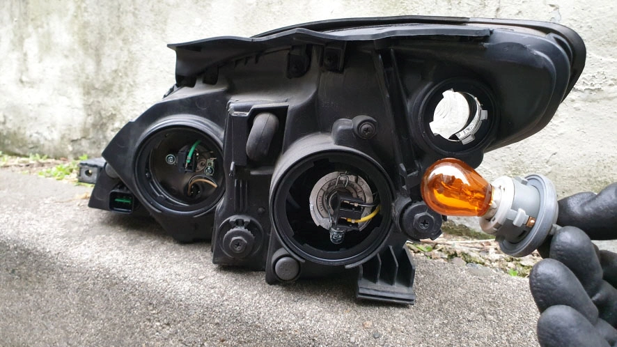 상향등 하향등 전조등 깜빡이 전구