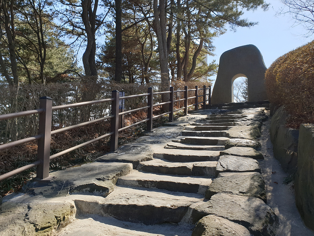 공주 황새바위성지 돌계단