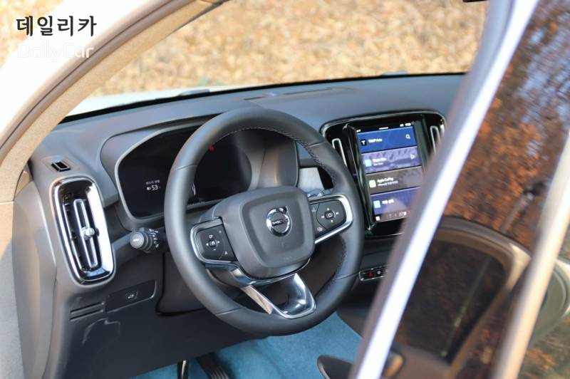 볼보 전기차..‘C40 리차지’