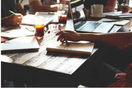 프리랜서와 정규직의 장단점 비교