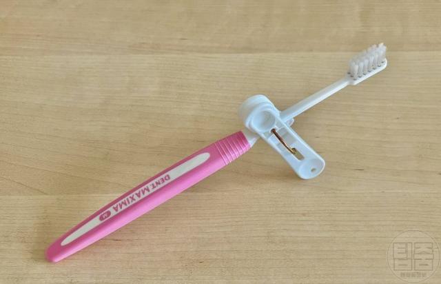 빨래집게 활용 칫솔 받침