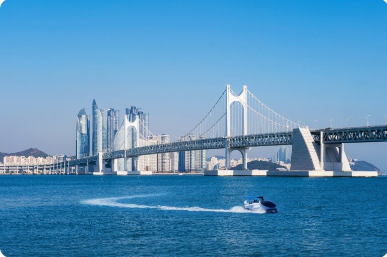 부산시 광안대교 낮의 모습