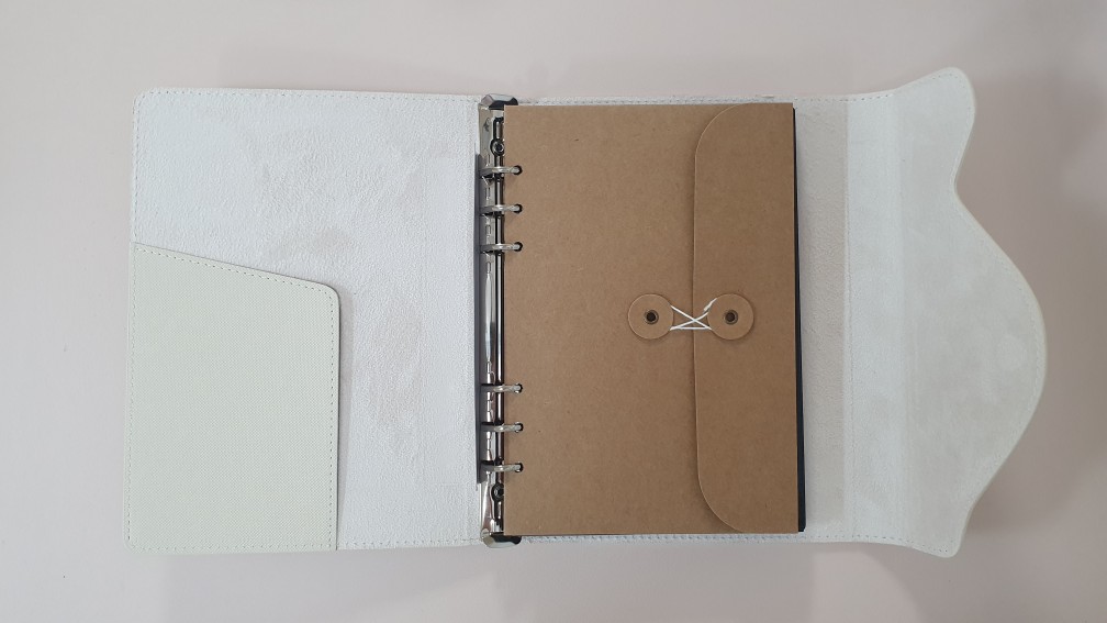 앨범-첫-페이지