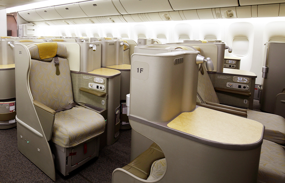 아시아나항공 보잉 B777 기본정보, 좌석배치도, 좌석 간격