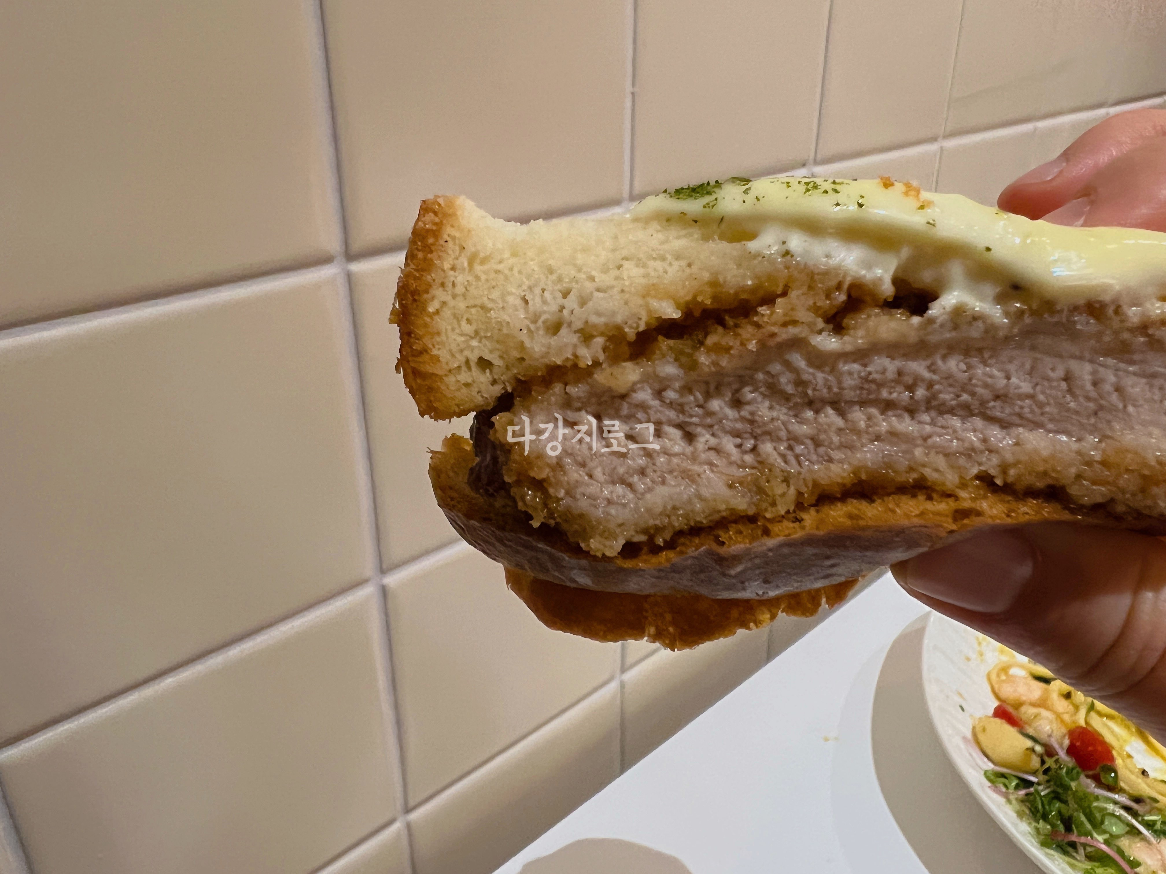 첨단 핫플 신상맛집 오믈렛 가츠산도 목하식당