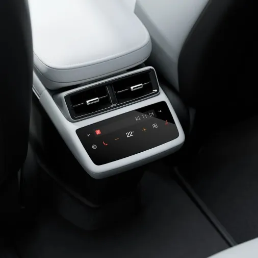 폴스타4 뒷자리 에어컨 시스템