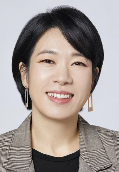 염혜란 프로필 화보