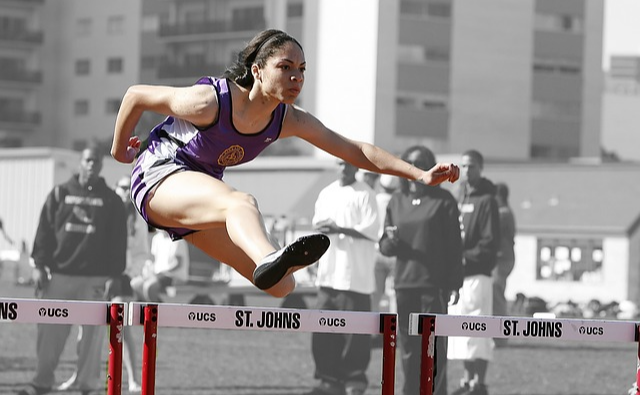 가장 힘든 부분은 높은 사람들의 요구를 잘 피해 다니는 일이다.