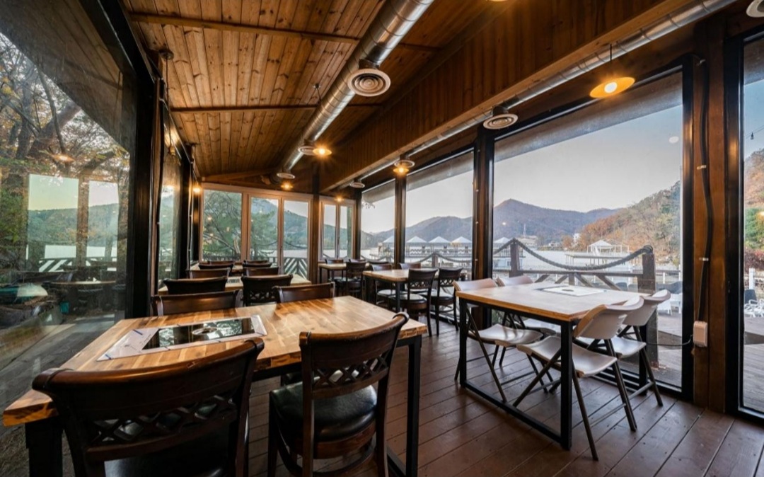 호텔하우스 바베큐장