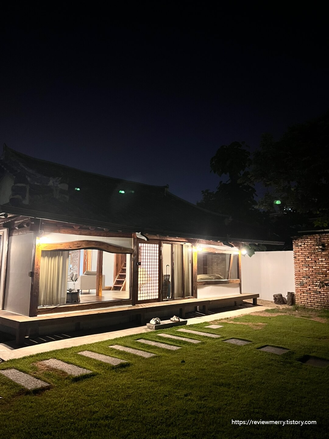 라누이 야간 외관