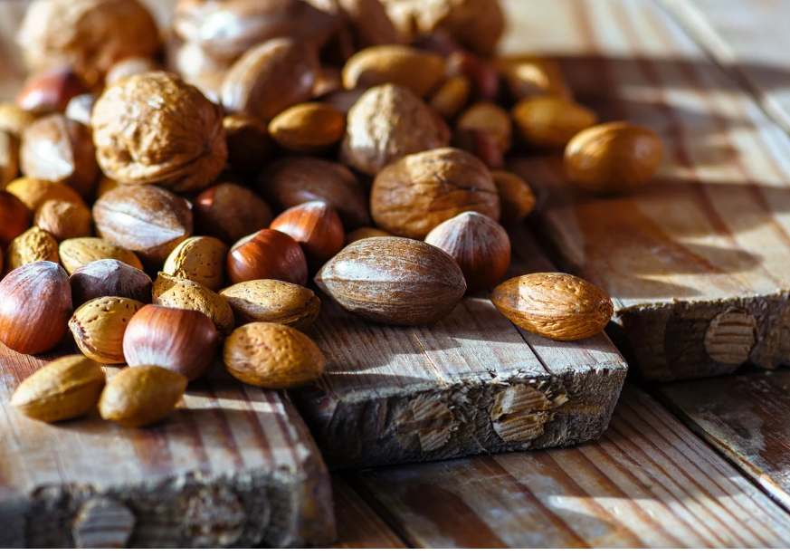 두뇌 활동을 촉진하는 음식 – 기억력과 집중력 높이기