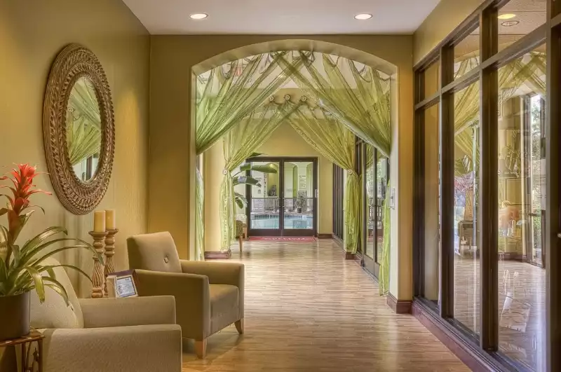 호텔 저렴하게 즐기는 방법