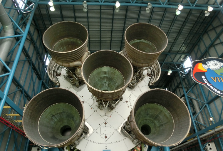 우주 추진 기술