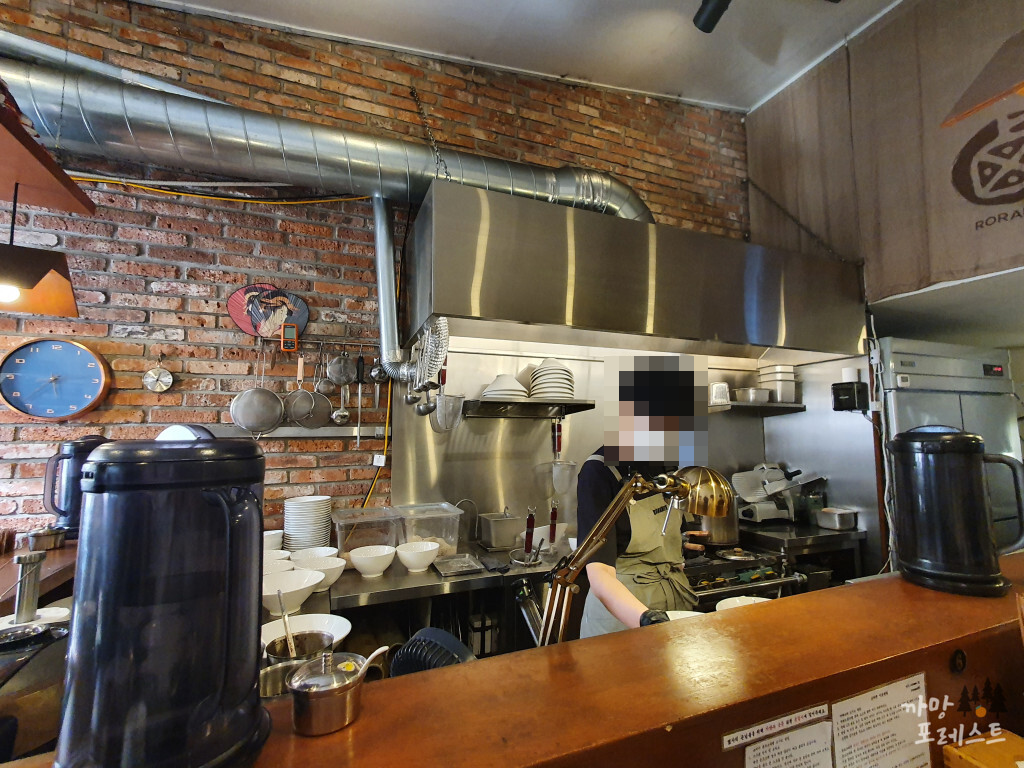 로라멘 매장내부