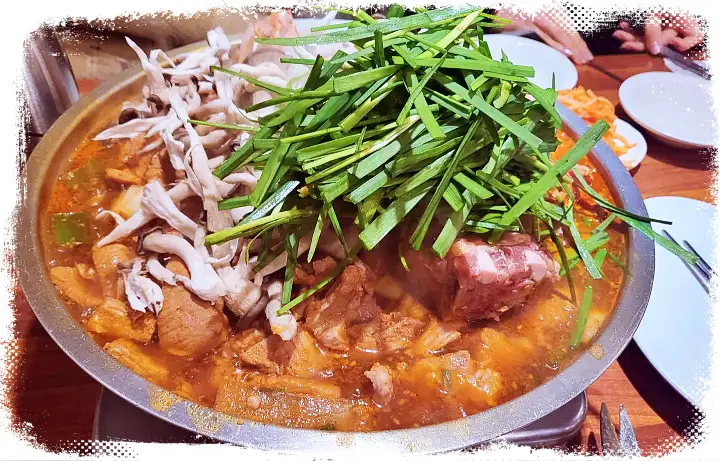 줄서는식당 46회 김정태 쫄갈비 시래기밥 매운불고기 돼지쫄갈비 콩나물 해장국 성신여대 입구 돈암동 맛집 권율 추천 소개