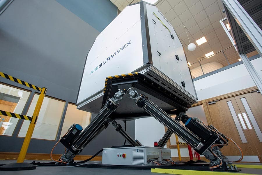 세계 최초 구명보트 시뮬레이터 ...획기적 구명 훈련 World-first for AIS Survivex following major investment in new state-of-the-art lifeboat simulators