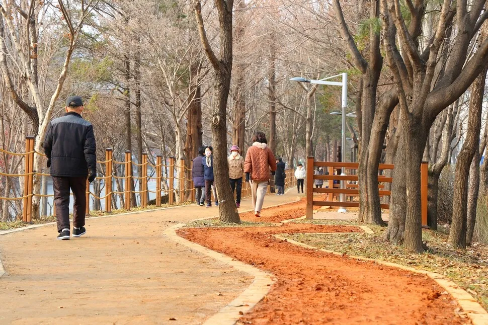 황토길 맨발걷기 효능 부작용 무좀_6