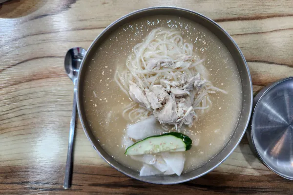 생생정보 고수의 부엌 초계비빔국수 음식점 위치