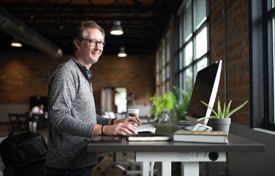 전문직의 안정성 신화와 크리에이터의 자유 신화