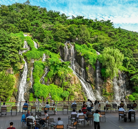 2025년 서울 여행 트렌드: 혼행부터 케데헌 체험