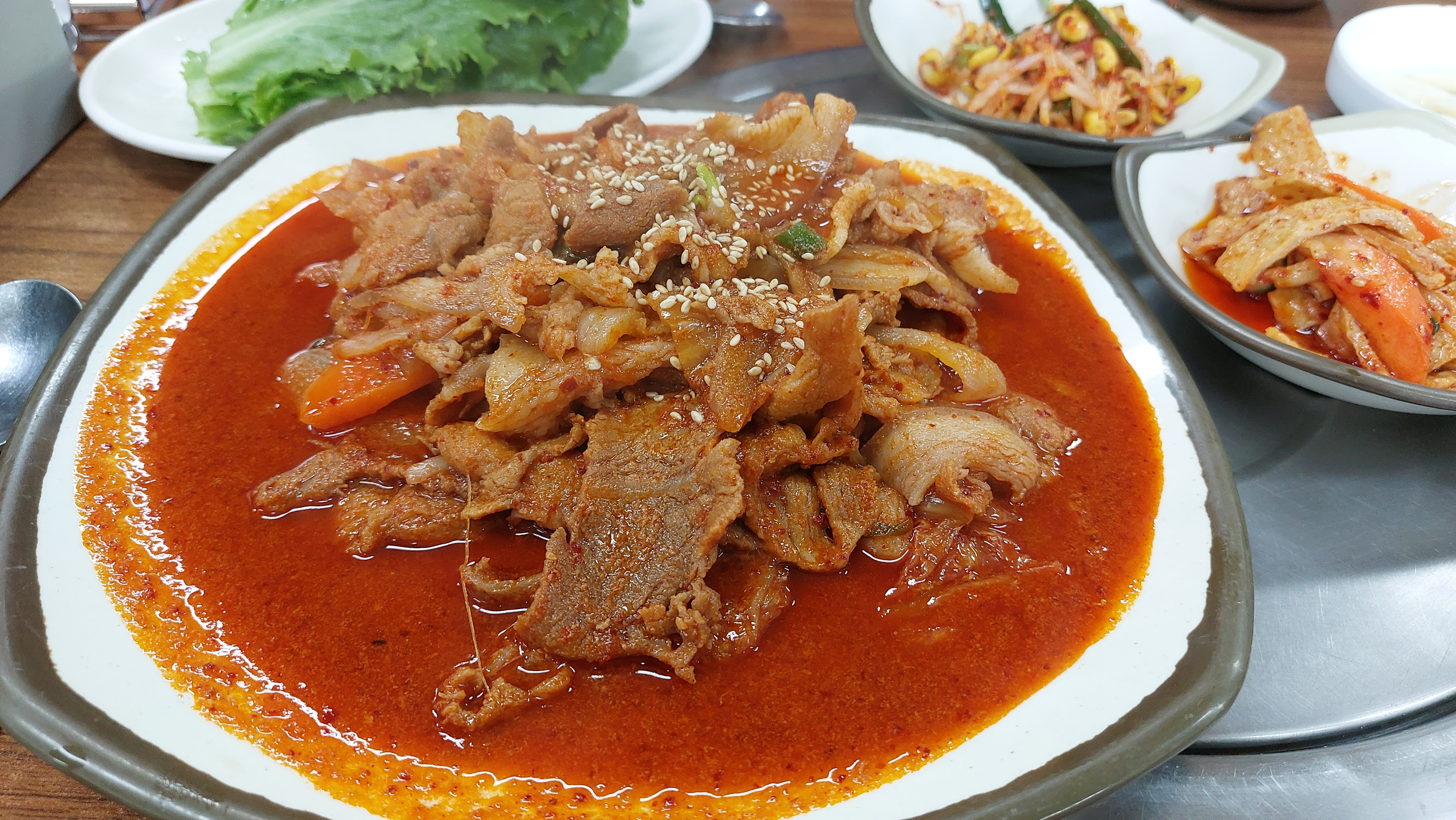 돼지두루치기 = 제육볶음 2인분 등장!