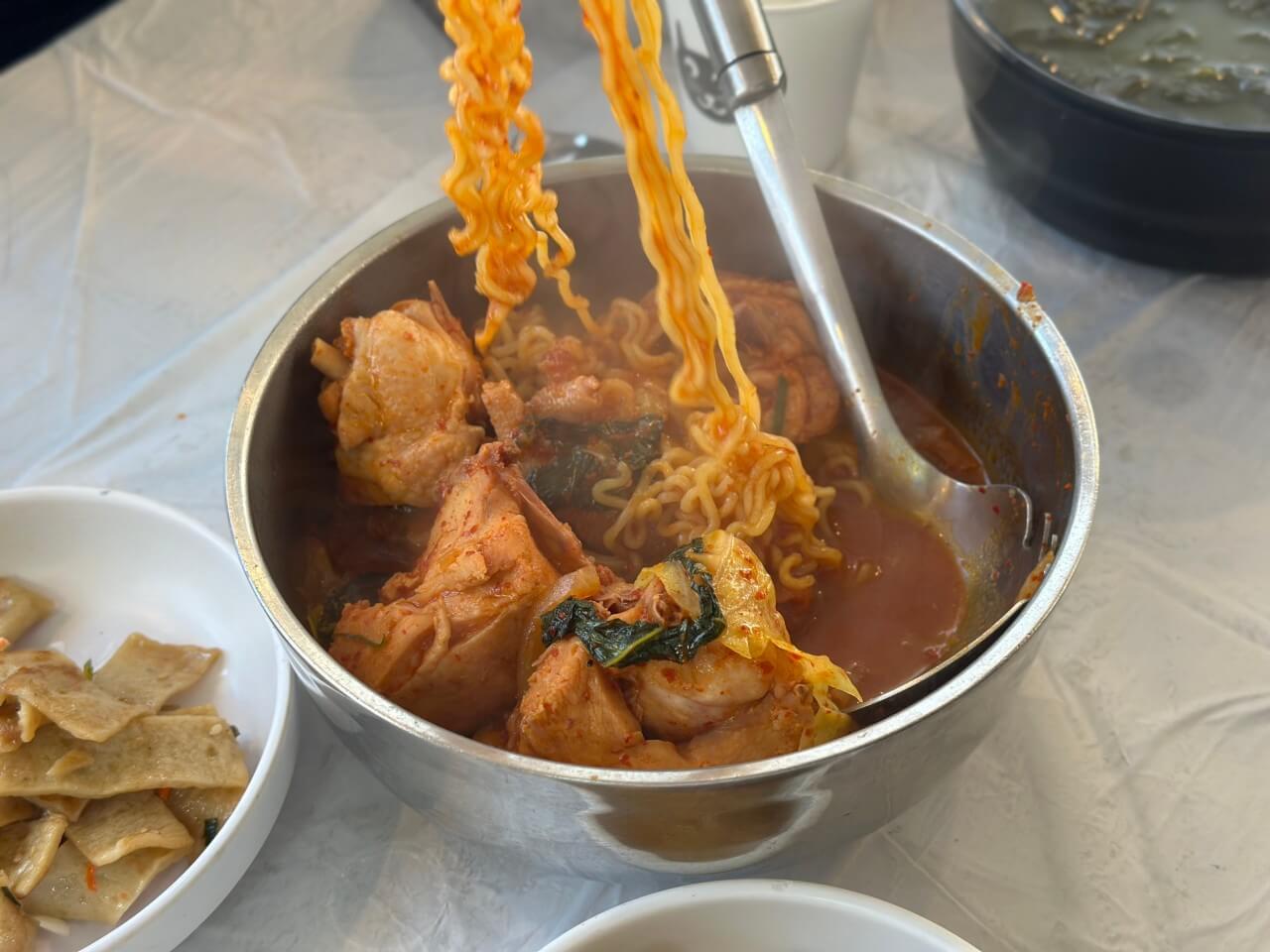 생생정보 양평 솥뚜껑닭볶음탕 식당 위치 스타의고장