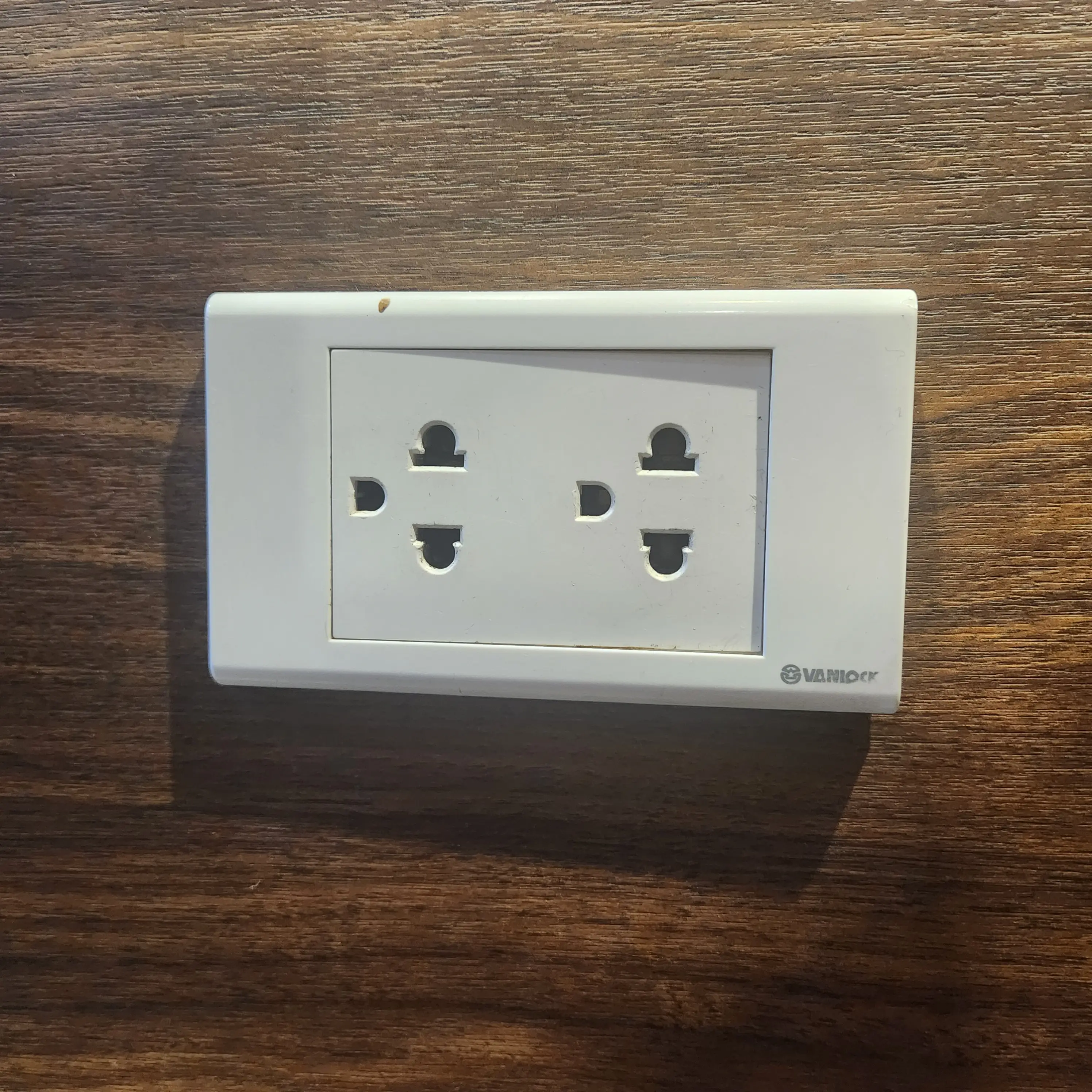 필리핀 호텔 콘센트