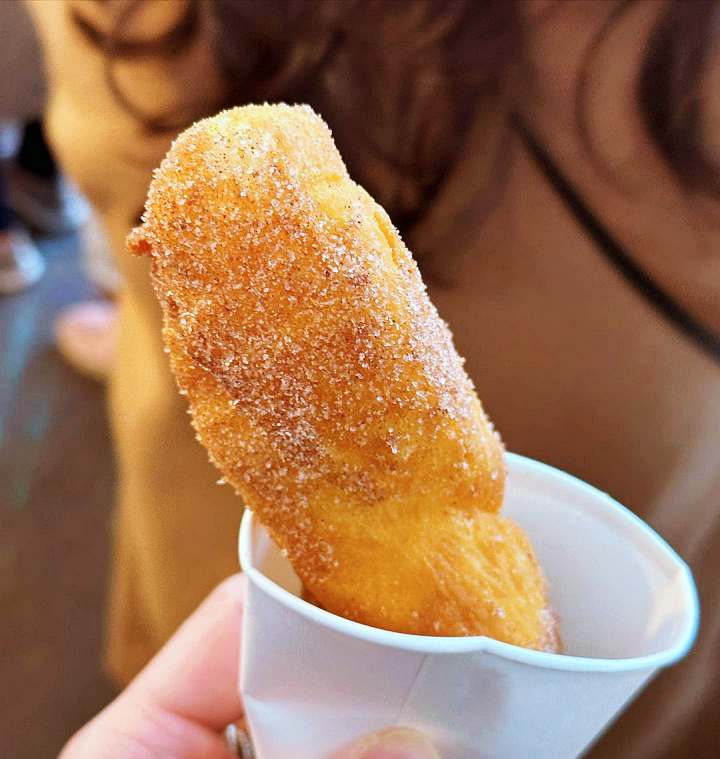 생방송오늘저녁 꽈배기 쫄깃쫄깃한 반죽과 시나몬 설탕과의 케미 종로 광장시장 맛집 추천