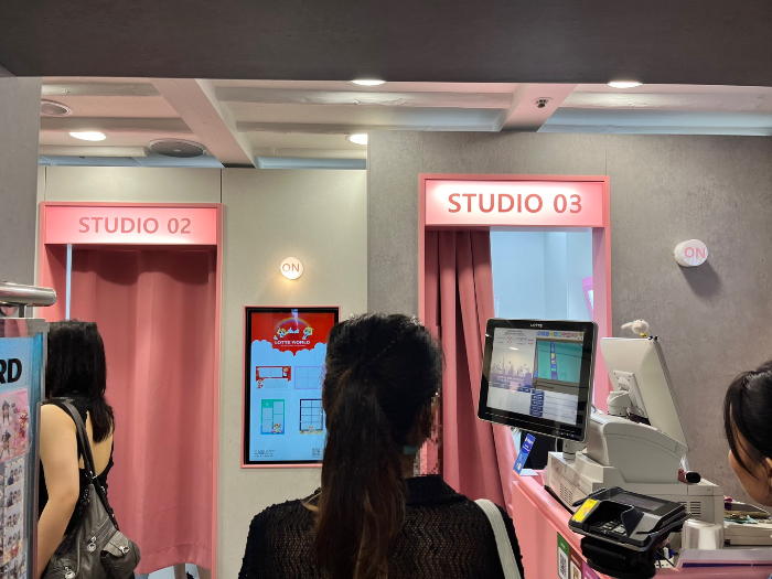 롯데월드 인생네컷 내부 모습 2