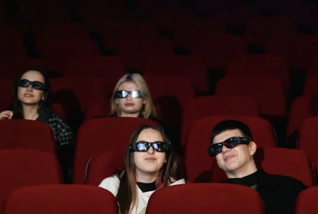 영화관 개봉작vsOTT공개작(영향,반응,선택)